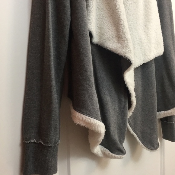 Gray & Cream Asymetrical Jacket - Picture 4 of 6